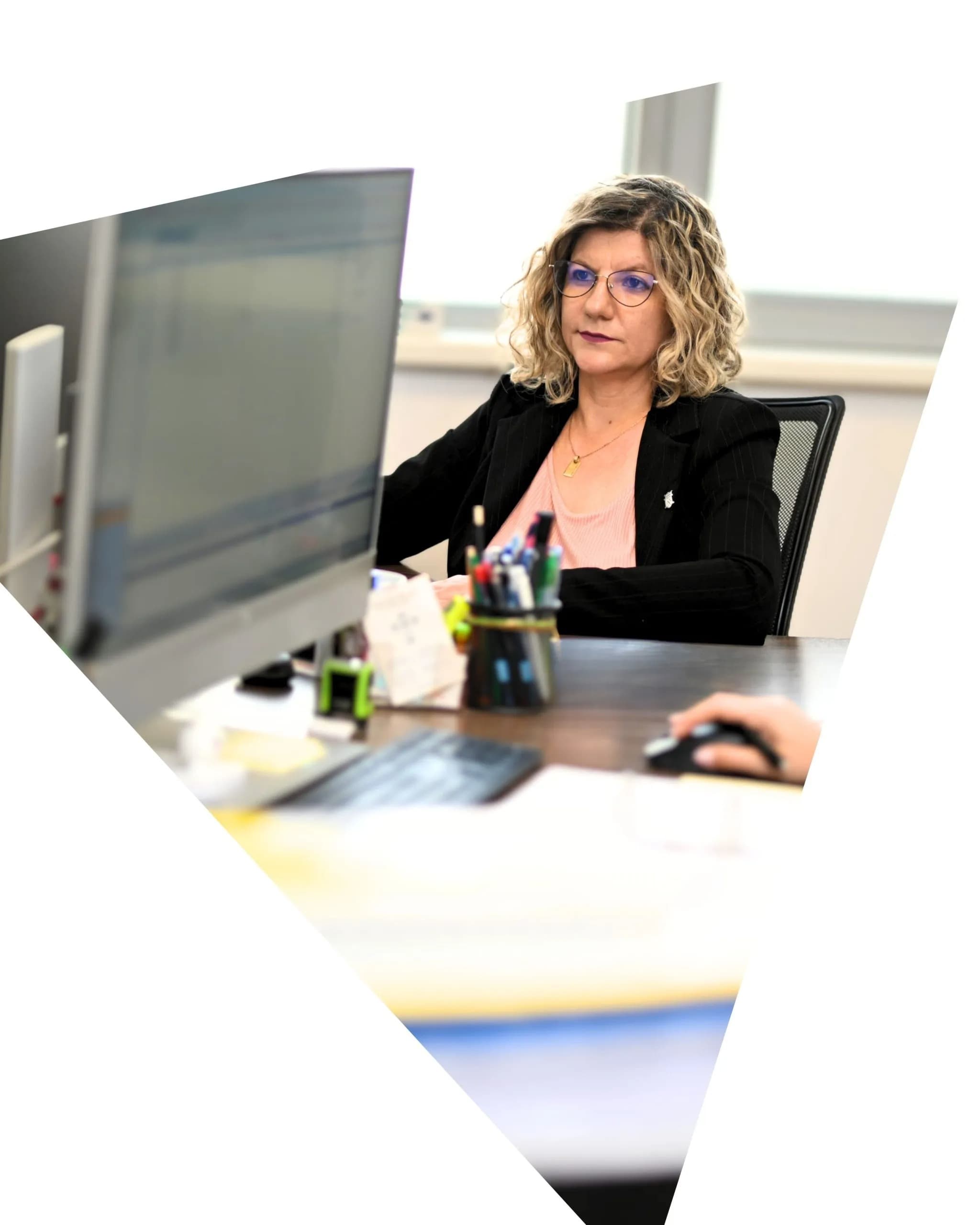 Pregătirea dosarului de înființare SRL în Iași